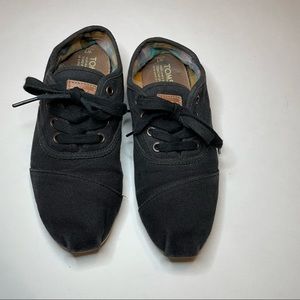 Black Lace Up Toms